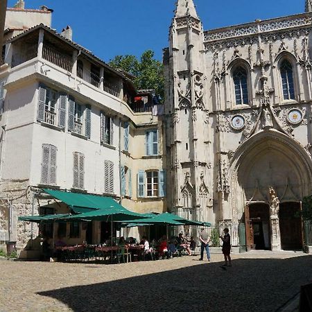 Les Marchands Awinion Zewnętrze zdjęcie
